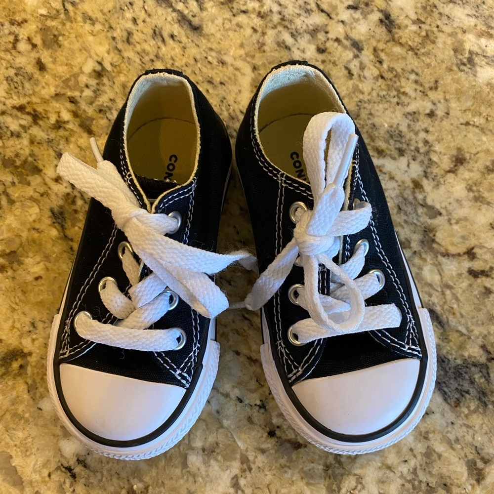 Converse All Stars Chuck Taylor/ Toddler Size 5/ Perfect condition. Worn once. - Picture 3 of 3